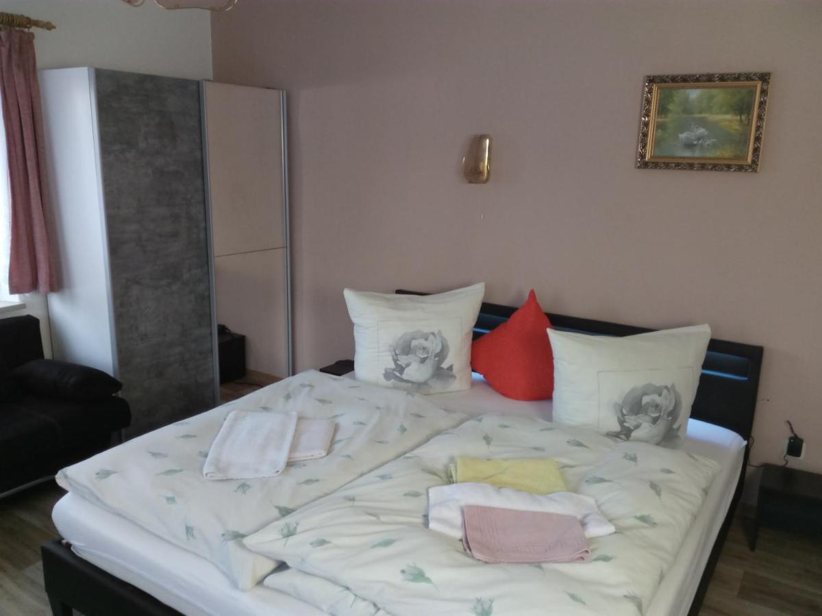 Hotel Am Muehlteich Taltitz Esterno foto